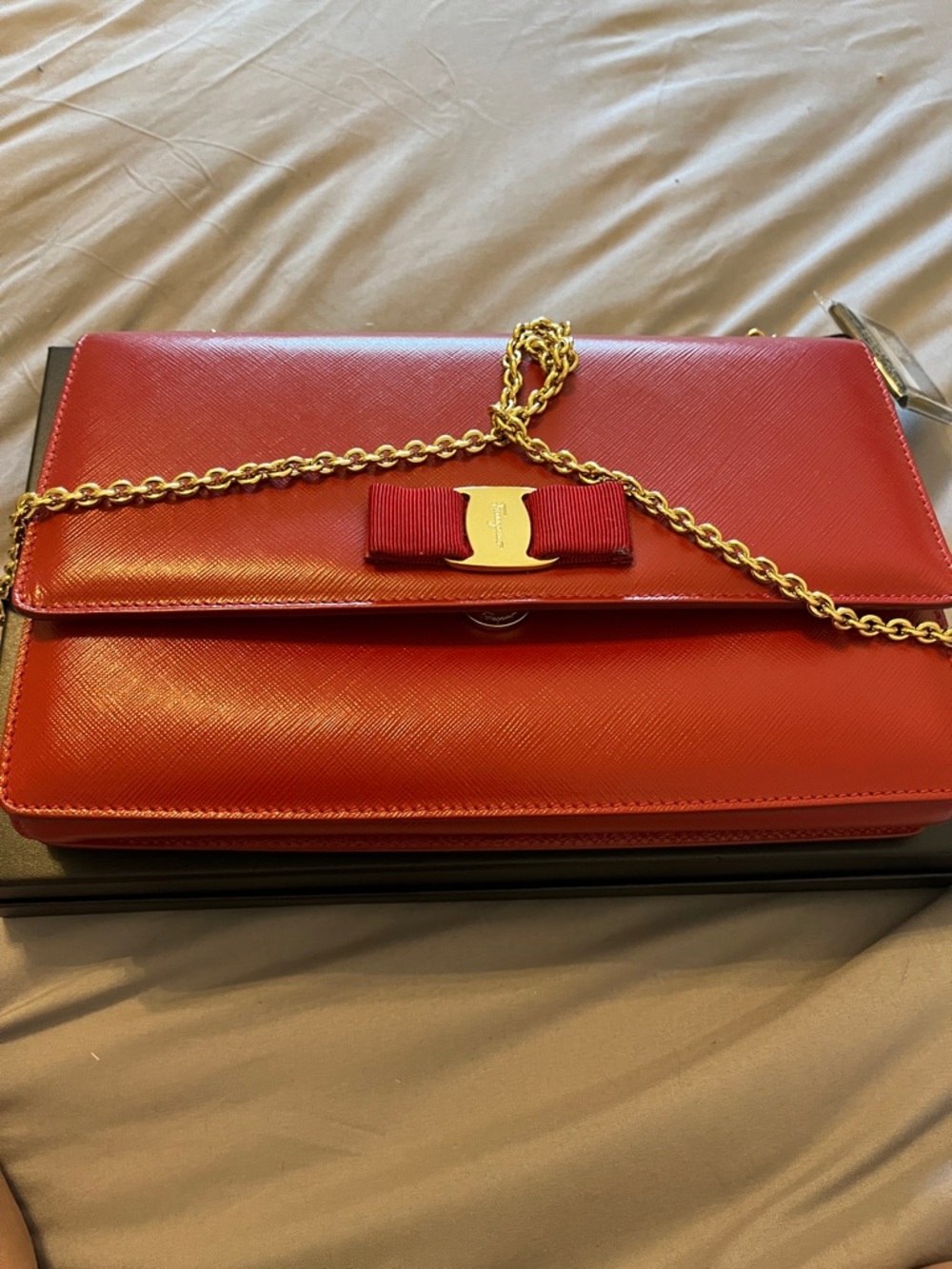 Salvatore Ferragamo Red Leather Vara Bow Chain Shoulder or crossbody bag